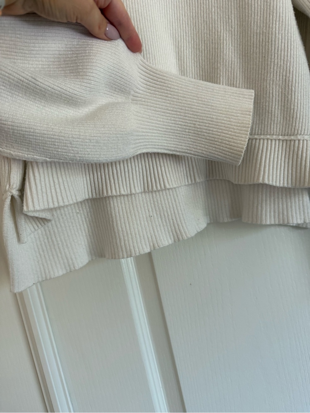 Classic Crewneck White cropped Sweater - Picture 7 of 9